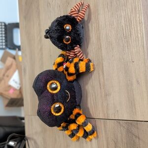 Set Of 2 Ty Halloween Spidey Plush Clip On 2018 And Cobb 100% Silk Beenie Boo